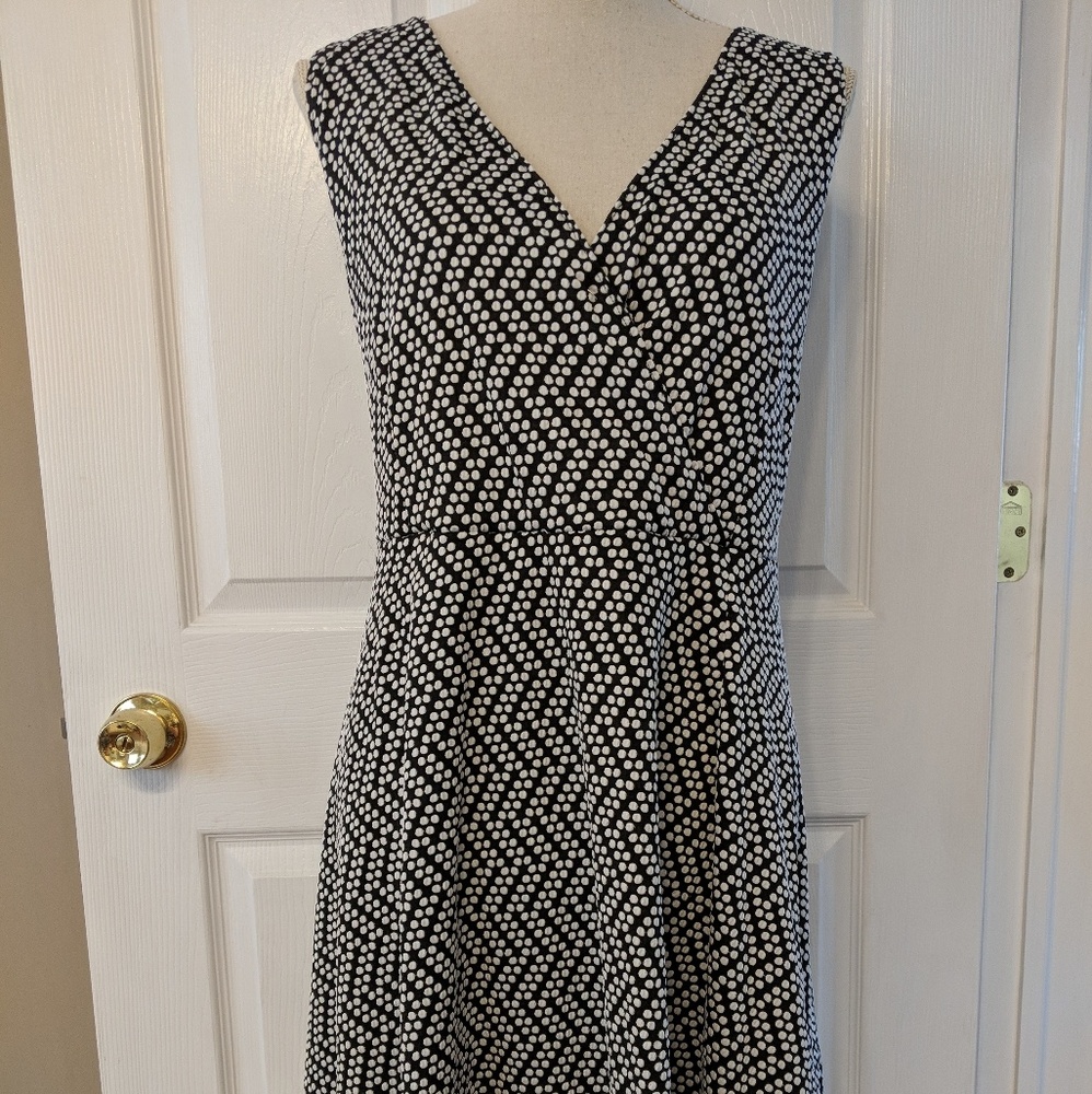 Lane Bryant V-Neck Black and White Dress Size 18